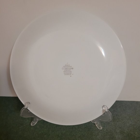 Corelle Metropolitan Medium Plate - Picture 2 of 3